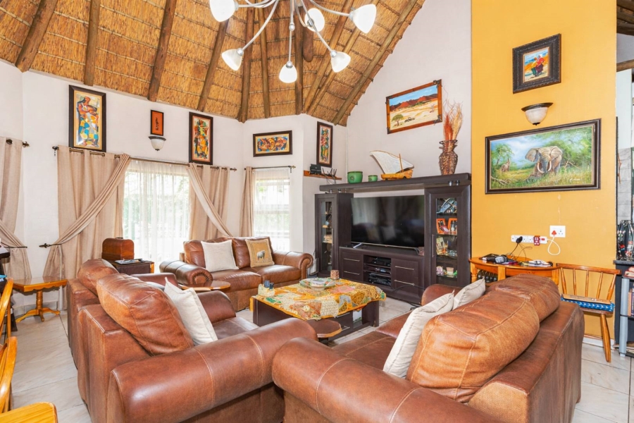 5 Bedroom Property for Sale in Melodie North West